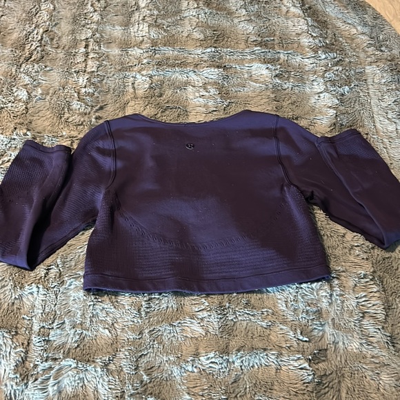 Lulu long sleeve crop. - Picture 2 of 5
